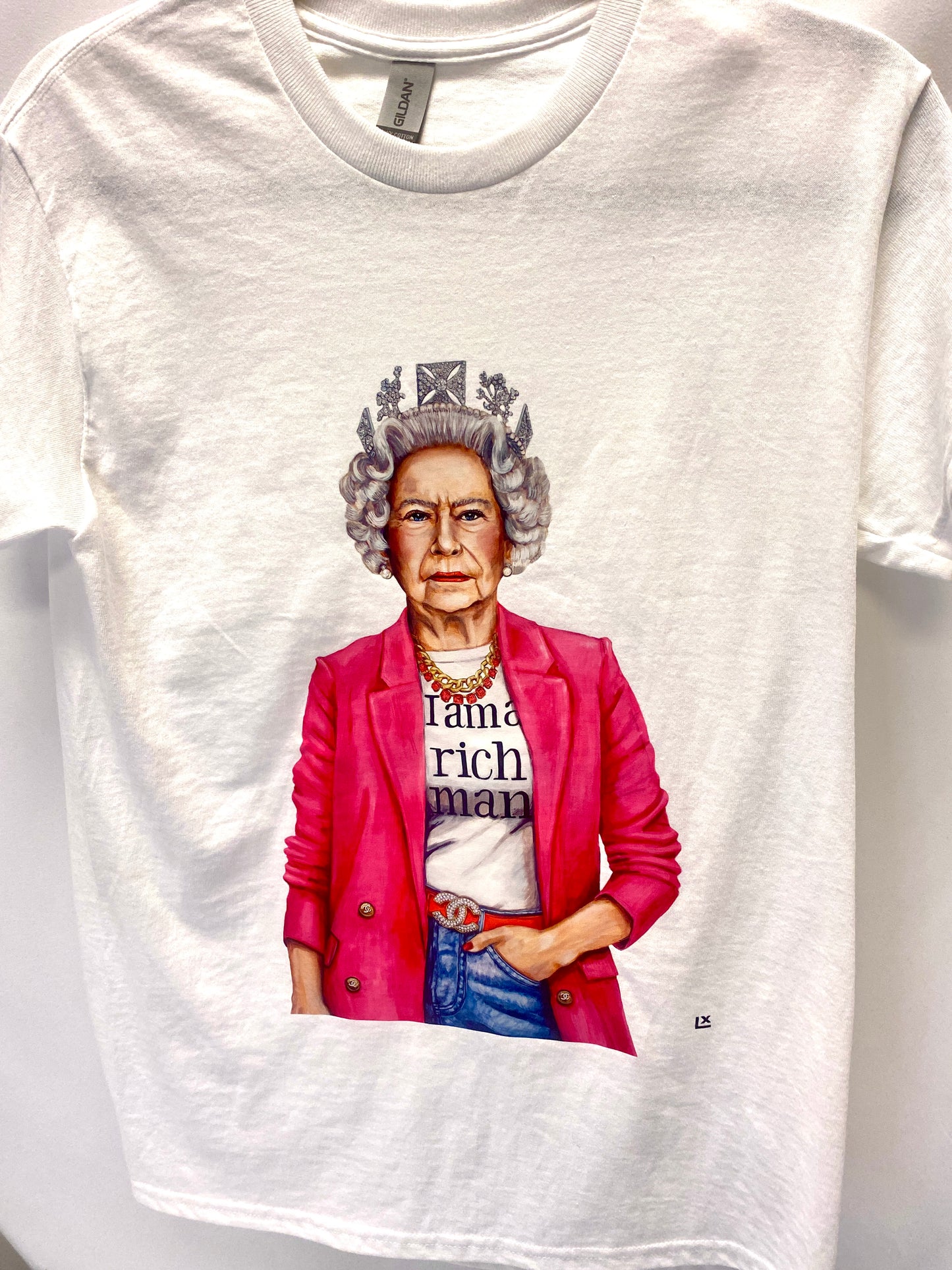 Queen Is A Rich Man — Tee