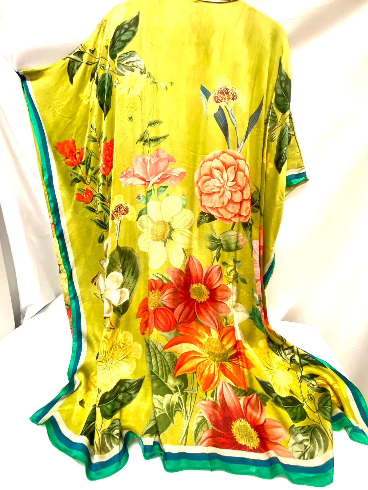 Floral Green Eyes Kimono