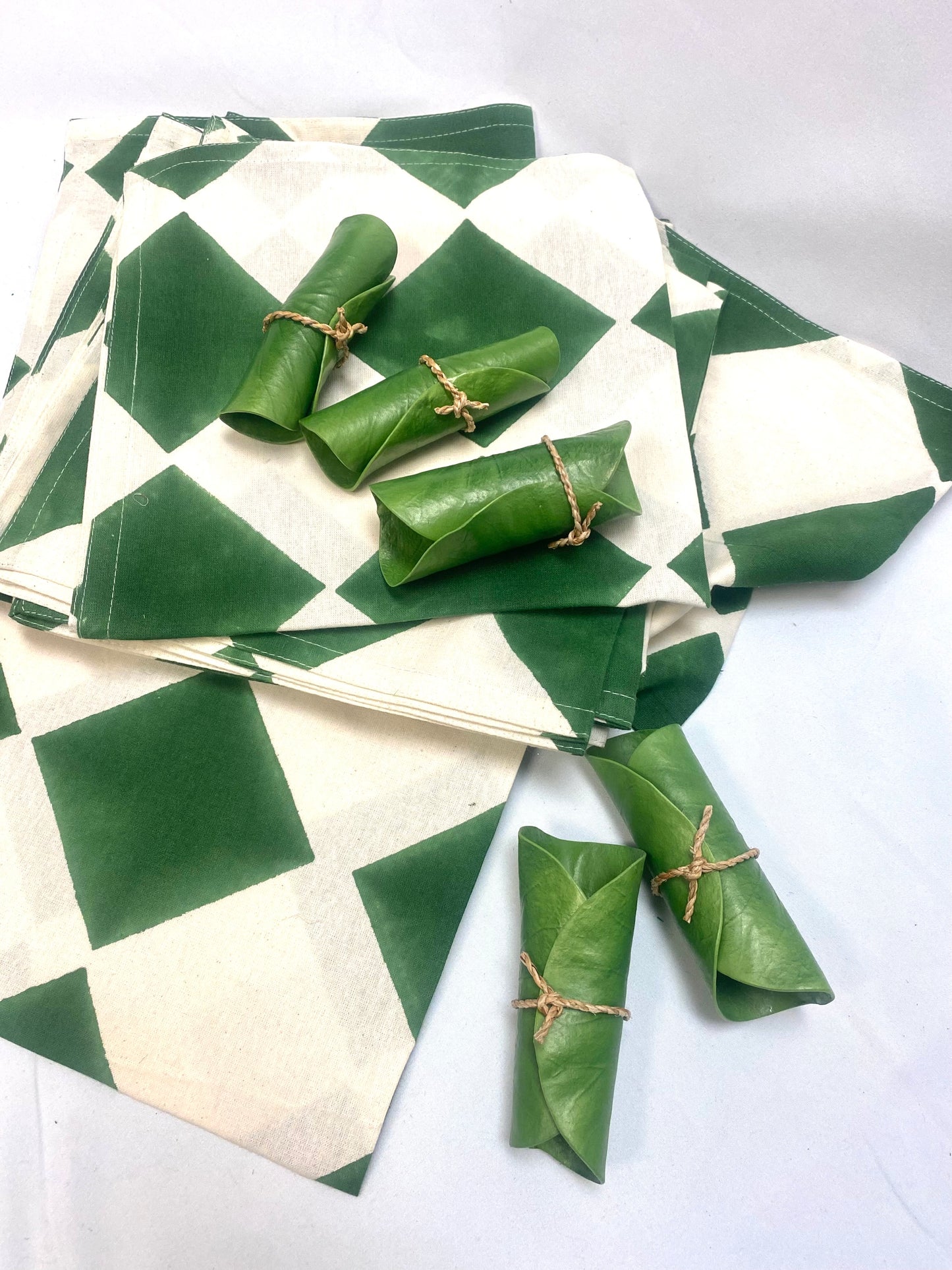 Banana Leaf Roll Ups Napkin Rings — Set of 4/Banana Leaf Green with Raffia Tie